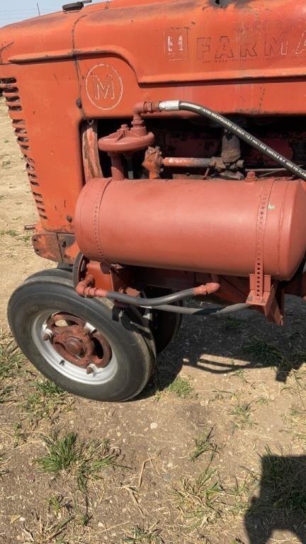 Image of Farmall M equipment image 4