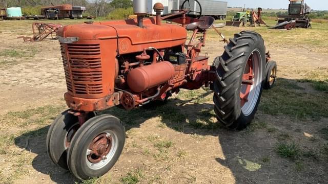 Image of Farmall M equipment image 2