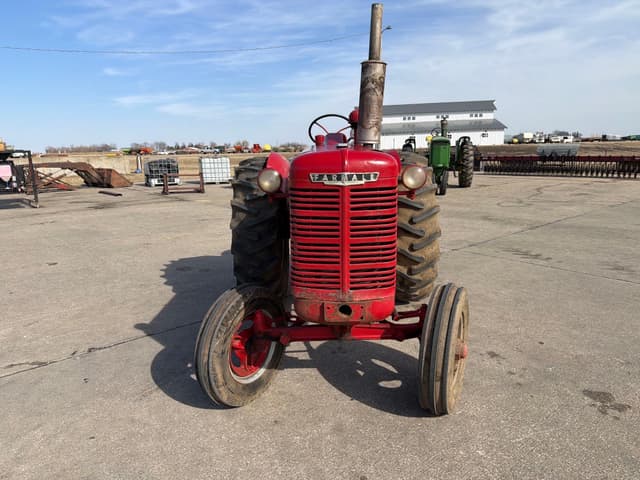 Image of International Harvester W-6 equipment image 1