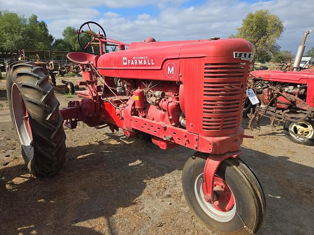 Image of Farmall M equipment image 1