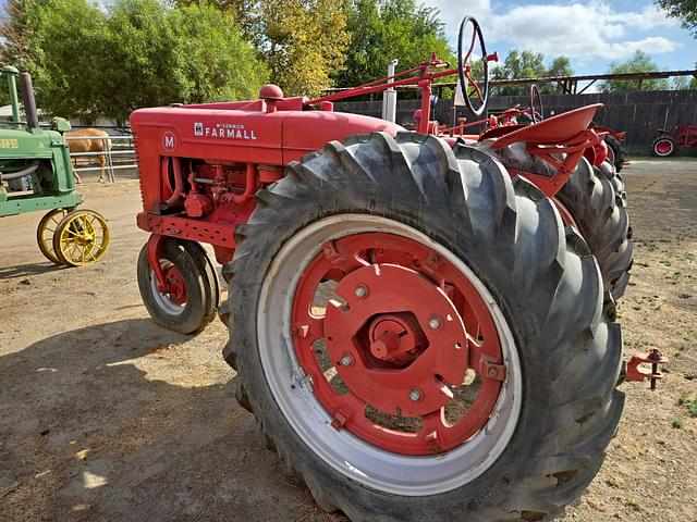 Image of Farmall M equipment image 2