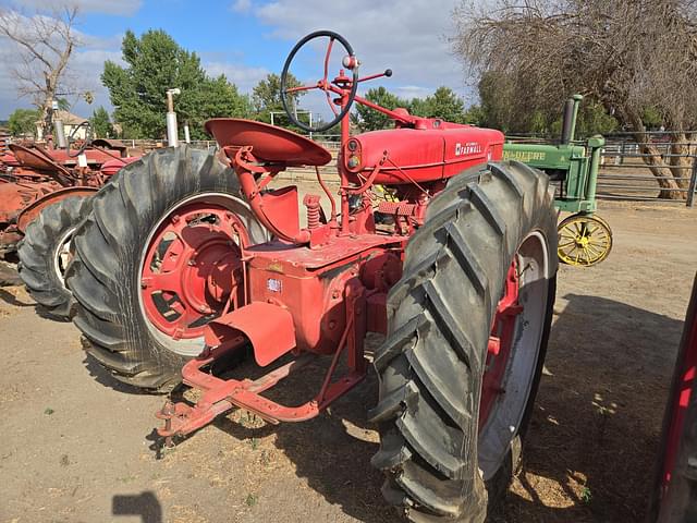 Image of Farmall M equipment image 4