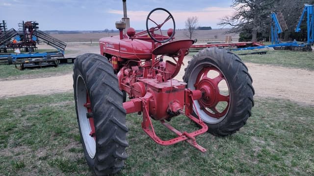 Image of Farmall MD equipment image 4