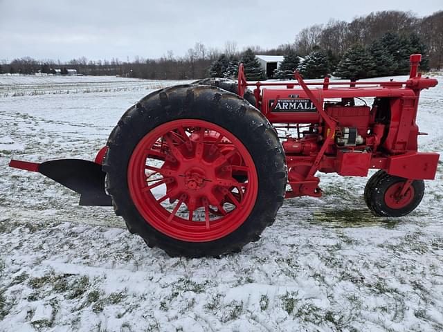 Image of Farmall F-12 equipment image 3