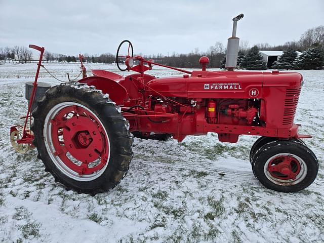 Image of Farmall H equipment image 2
