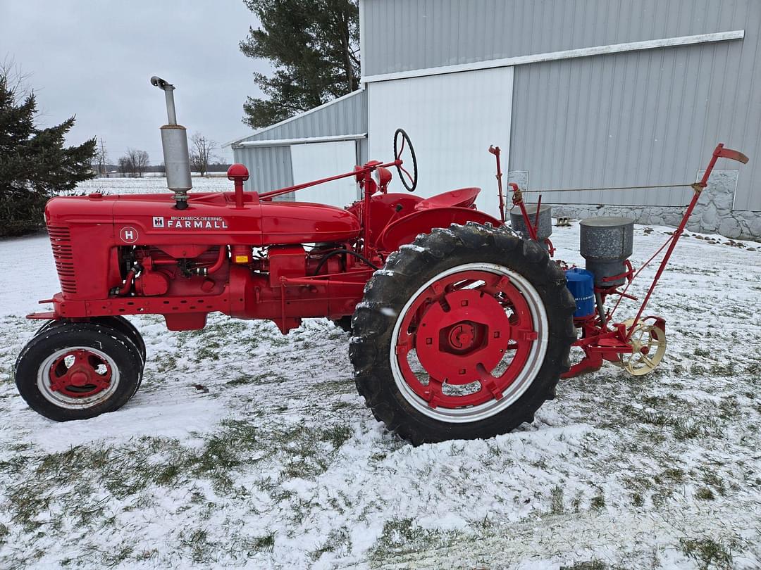Image of Farmall H Primary image