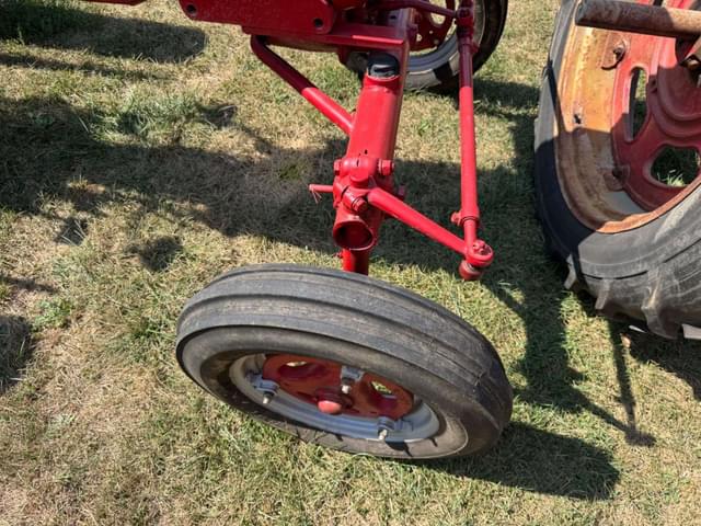 Image of Farmall 200 equipment image 1