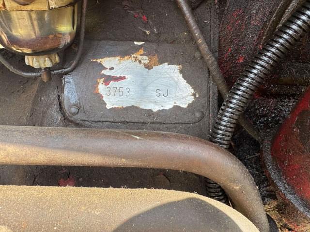 Image of Farmall 300 equipment image 3
