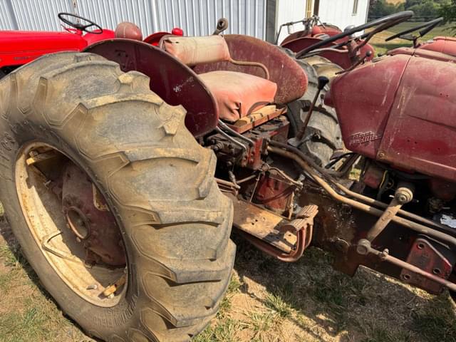 Image of Farmall 300 equipment image 4