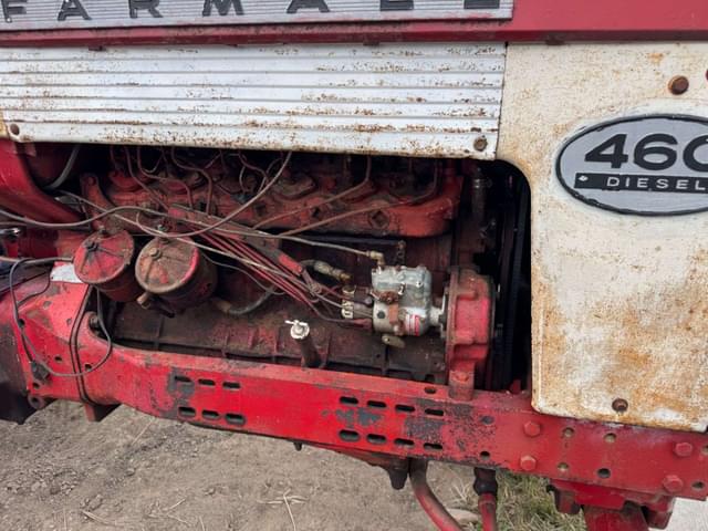 Image of Farmall 460 equipment image 2