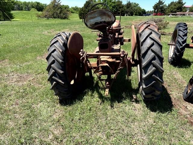 Image of Farmall FC equipment image 2