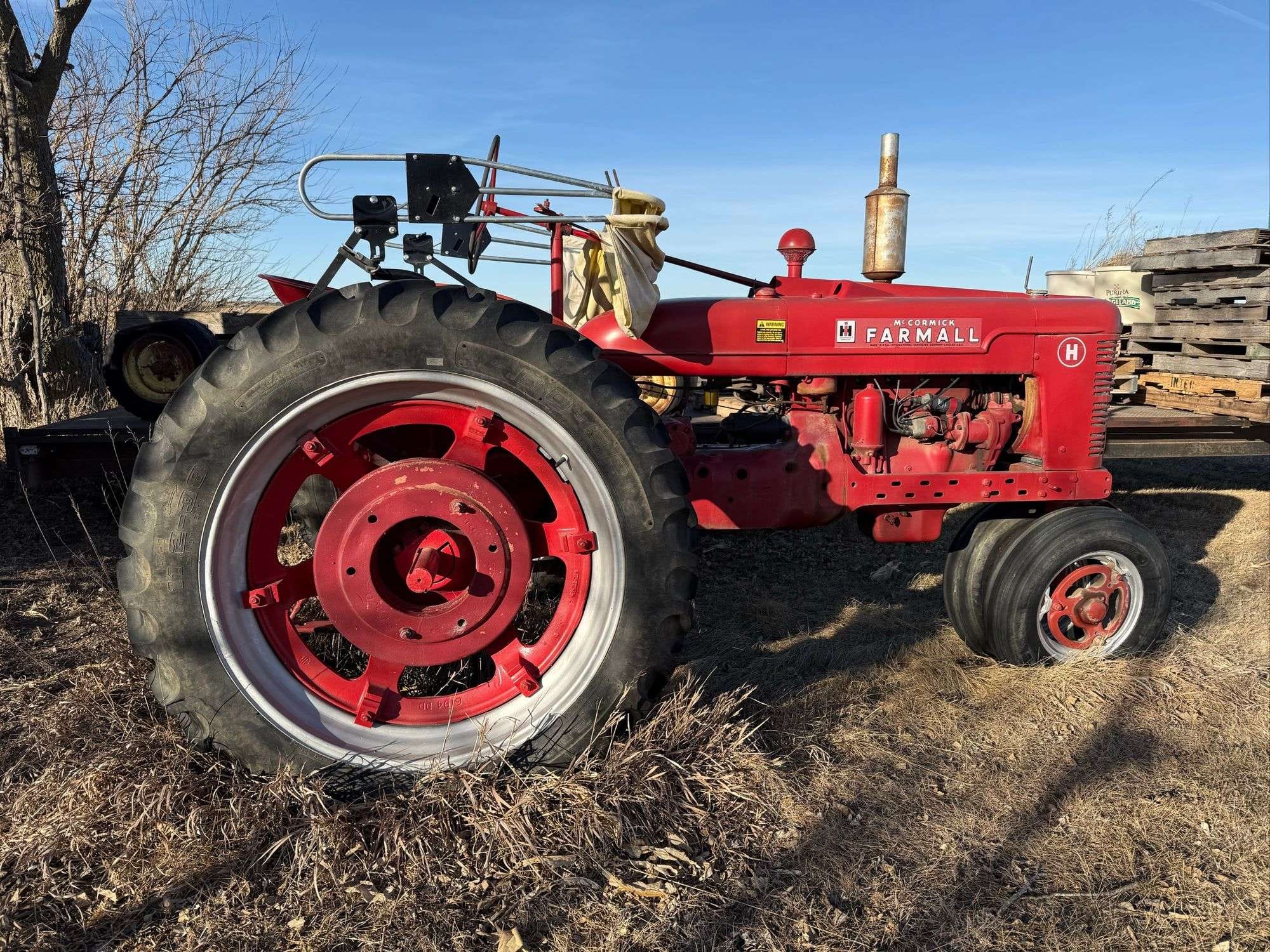Farmall H Equipment Image0