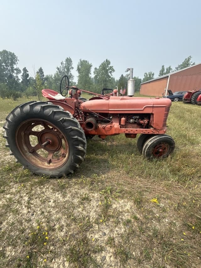 Image of Farmall H equipment image 2