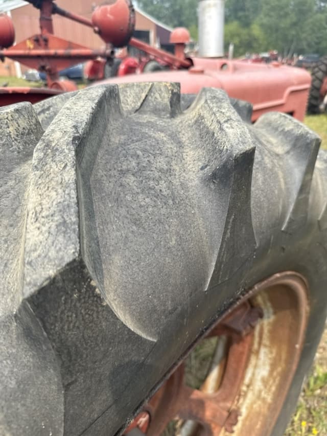 Image of Farmall H equipment image 1