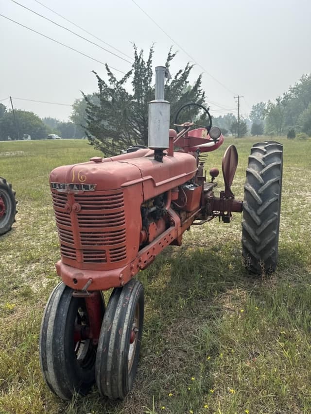 Image of Farmall H equipment image 3