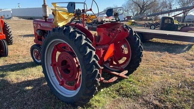 Image of Farmall H equipment image 3