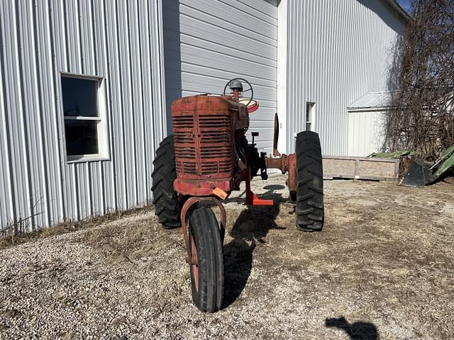 Image of Farmall M equipment image 1