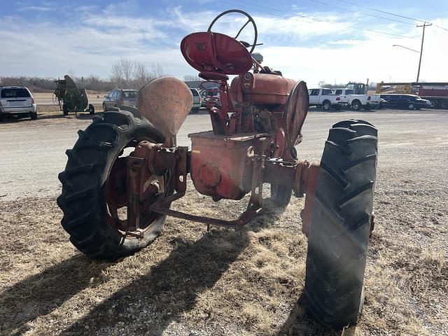 Image of Farmall M equipment image 4