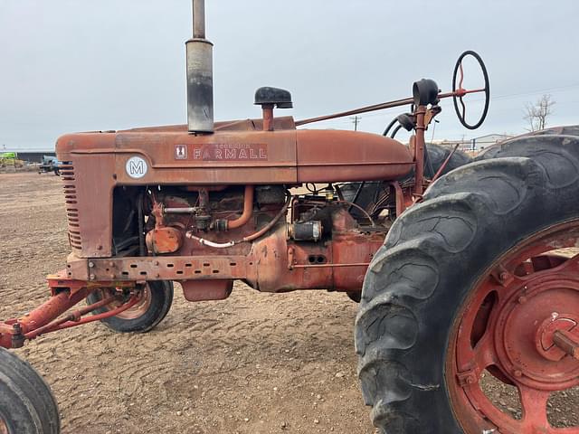 Image of Farmall M equipment image 2