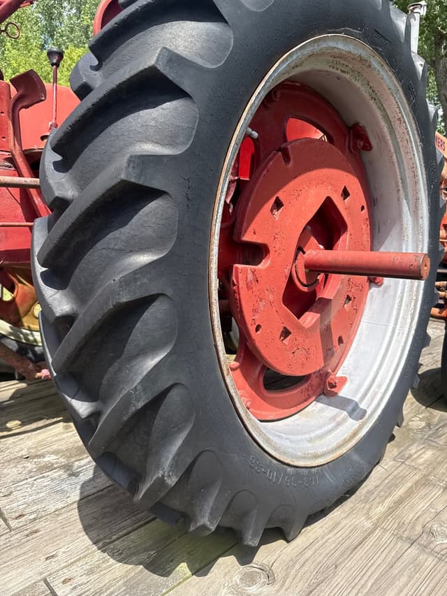 Image of Farmall Super C equipment image 1