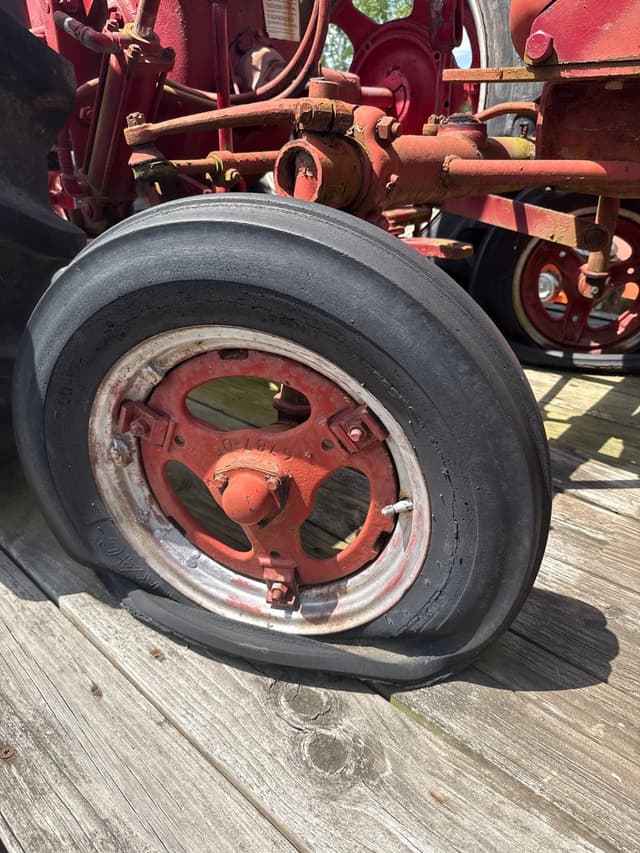 Image of Farmall Super C equipment image 2