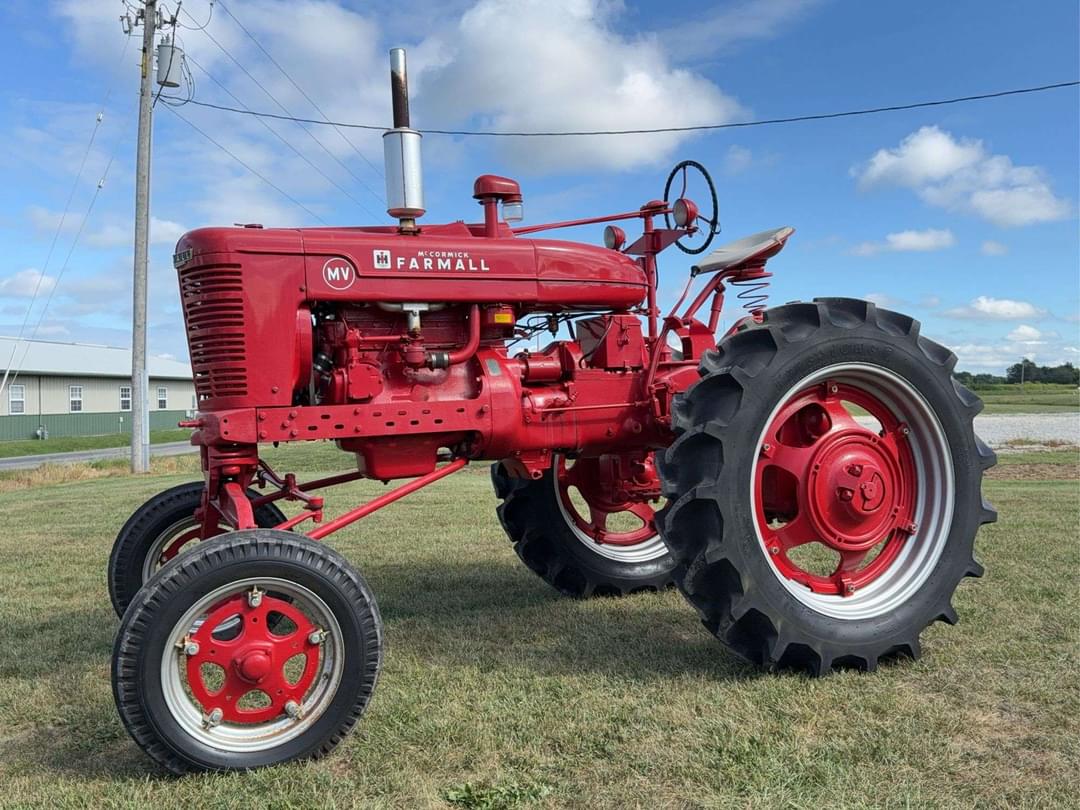 Image of Farmall MV Primary image