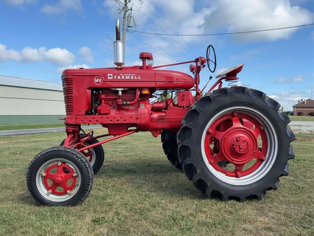 Image of Farmall MV equipment image 2