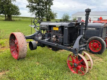 Main image Farmall Regular
