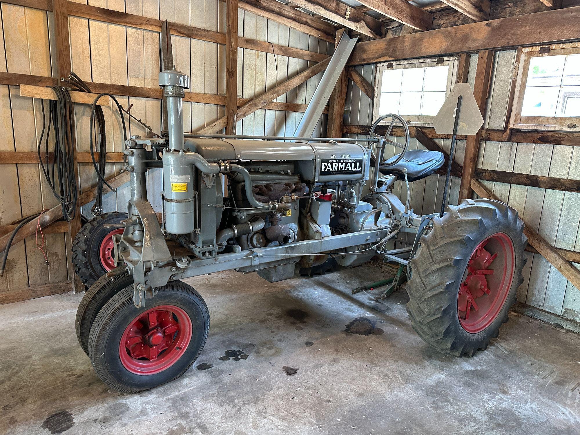 Main image Farmall Regular