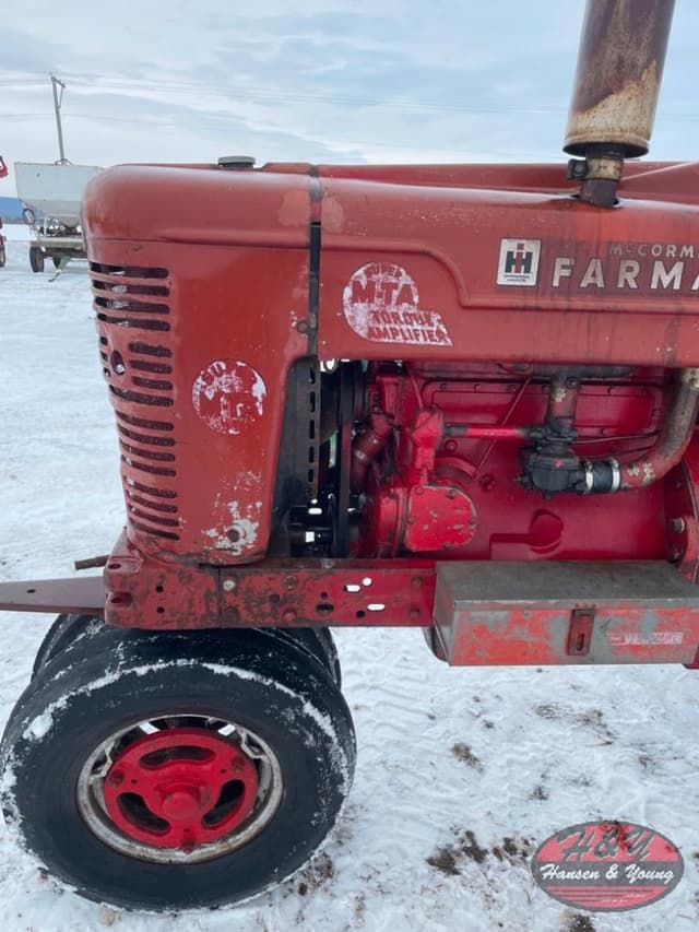 Image of Farmall Super M-TA equipment image 4