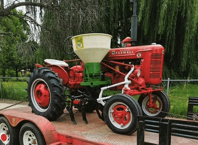 Image of Farmall Super A Primary Image