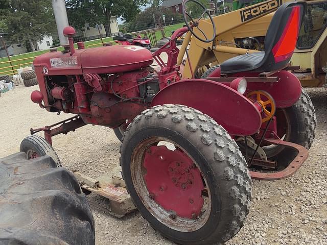 Image of Farmall Super A equipment image 3