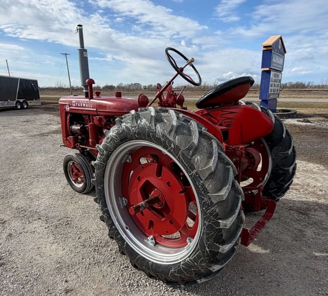 Image of Farmall Super C equipment image 2