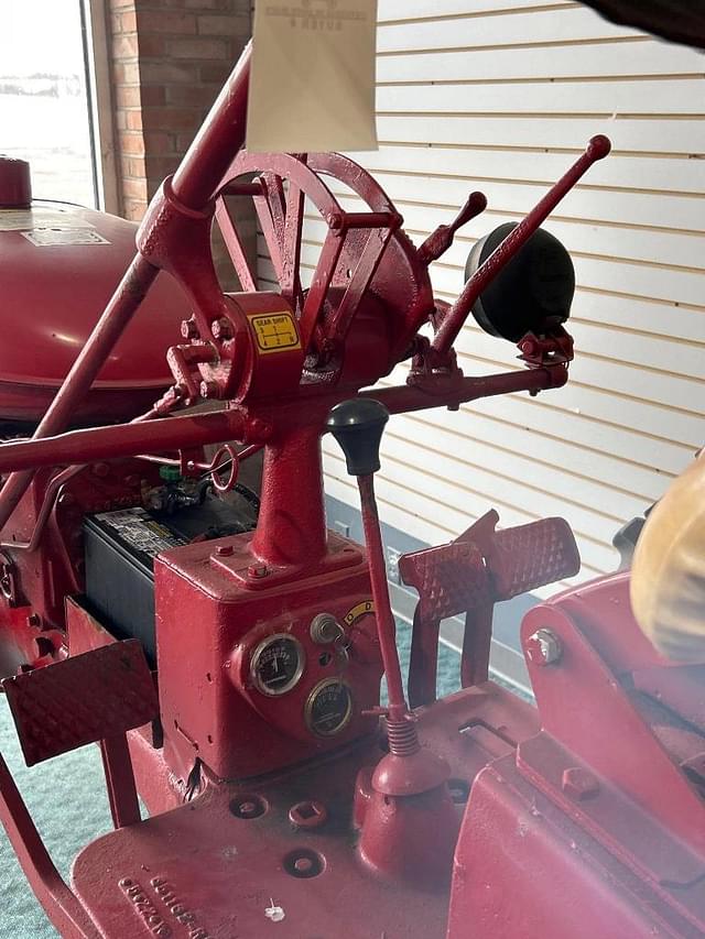 Image of Farmall Super C equipment image 4