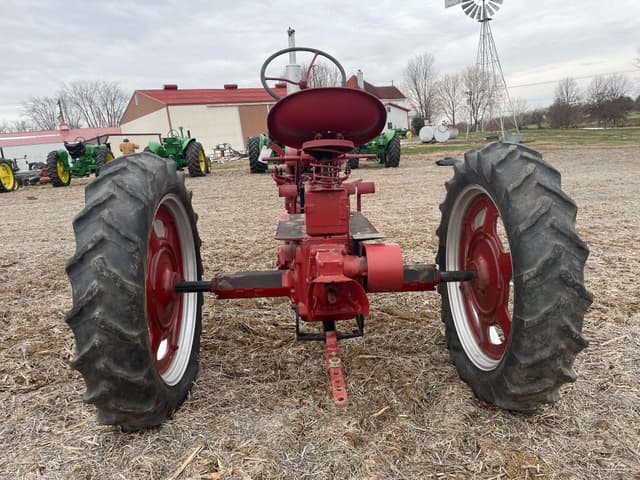 Image of Farmall Super C equipment image 3