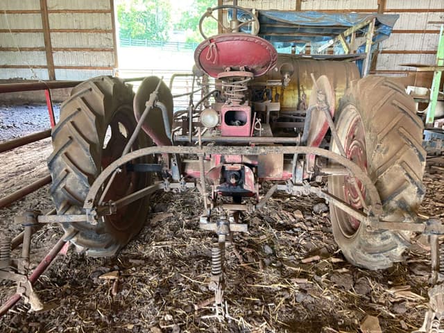 Image of Farmall Super C equipment image 3