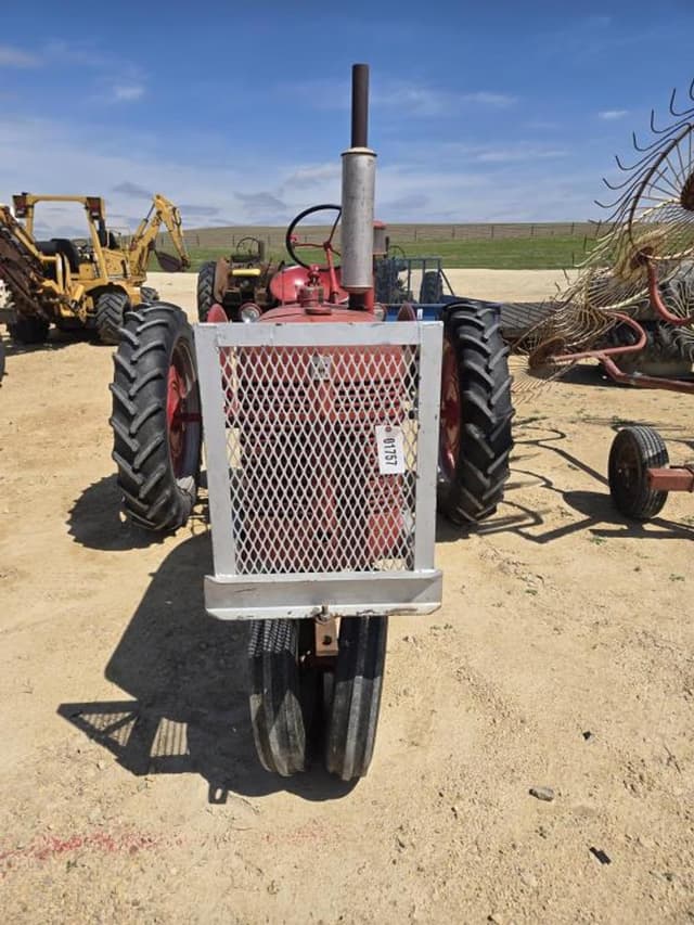 Image of Farmall Super C equipment image 1
