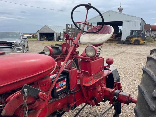 Image of Farmall Super C equipment image 3