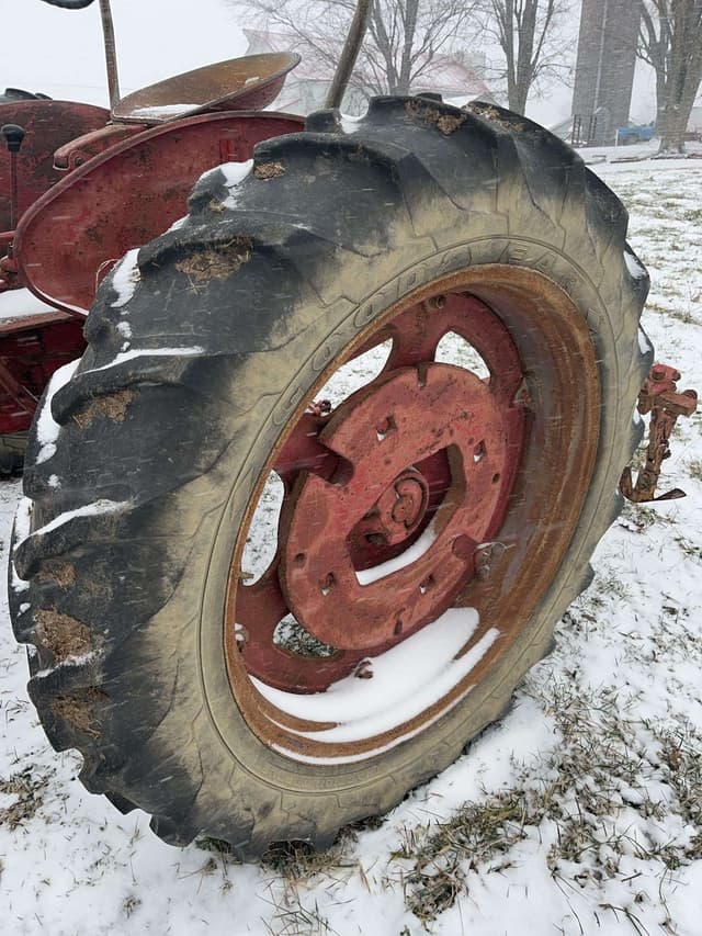 Image of Farmall Super C equipment image 3
