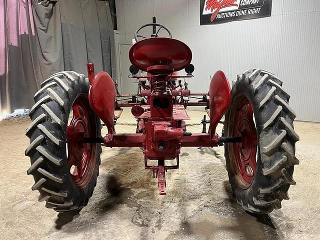 Image of Farmall Super C equipment image 3