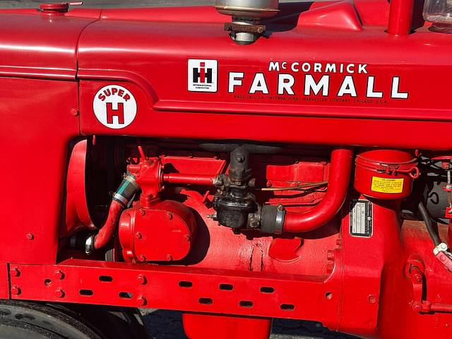 Image of Farmall Super H equipment image 4