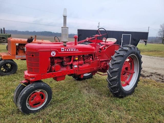 Image of Farmall Super H equipment image 2