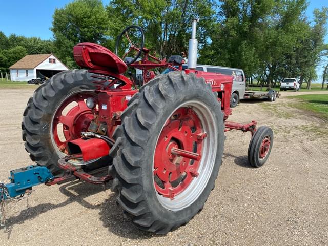 Image of Farmall Super H equipment image 2