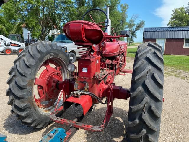 Image of Farmall Super H equipment image 3