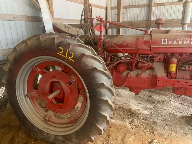 Image of Farmall Super H equipment image 1