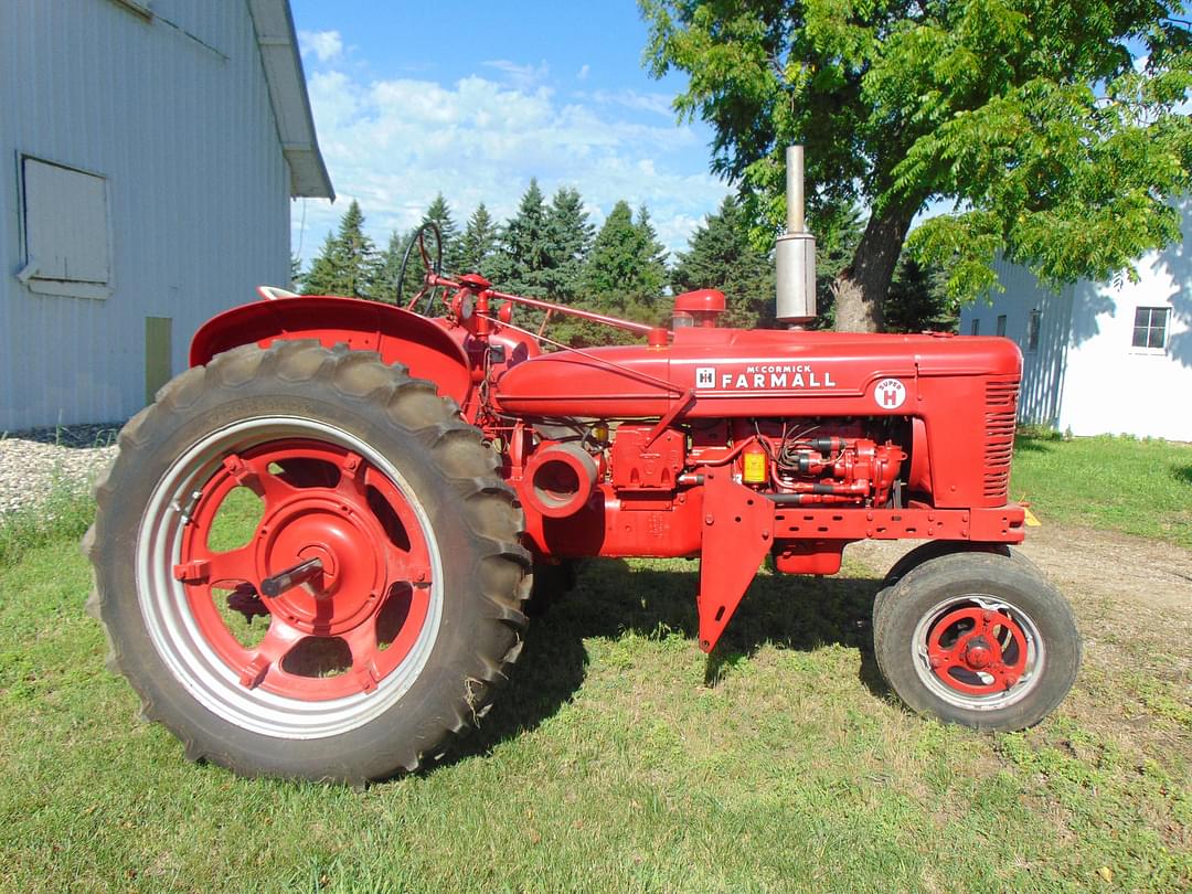 Image of Farmall Super H Image 0