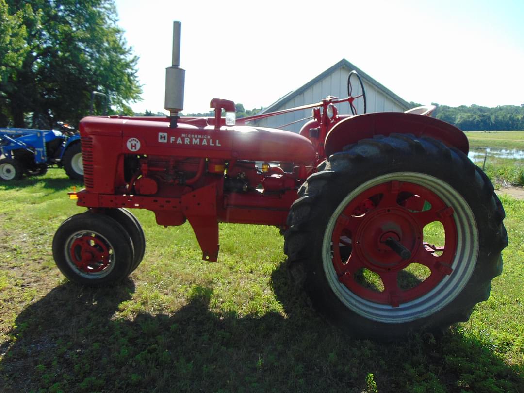 Image of Farmall Super H Image 1
