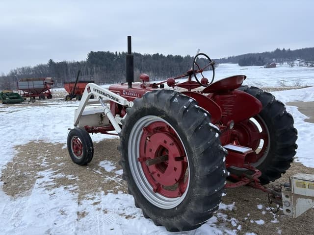 Image of Farmall H equipment image 3