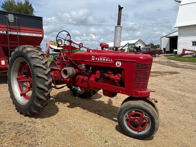 Image of Farmall Super H equipment image 1