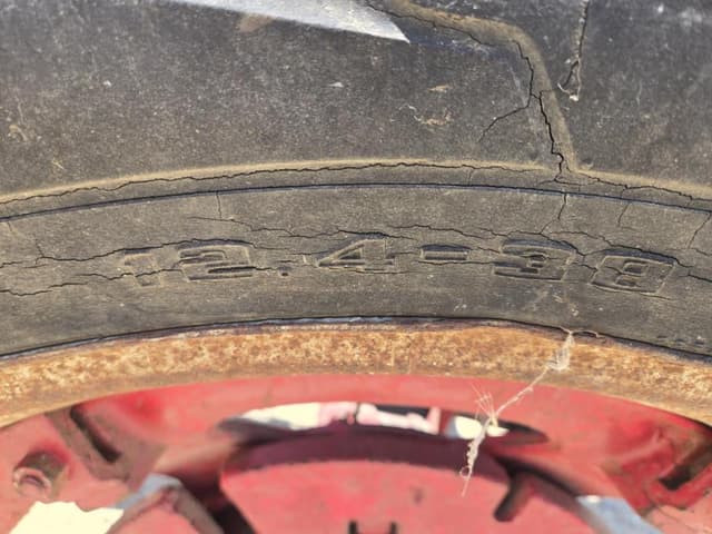 Image of Farmall Super H equipment image 4